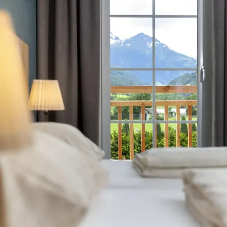 Отель Alpenparks Montana