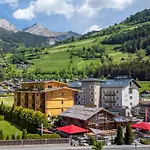 Alpenparks Montana Hotel